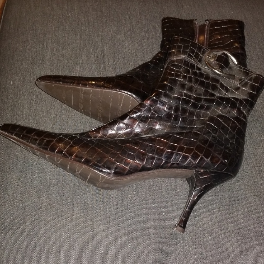 Fabulous Stuart Weitzman ankle boots